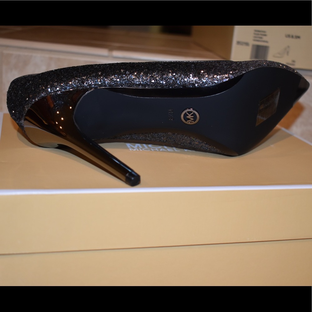 SOLD Michael Kors Claire Pointy Toe Pump - Picture 7 of 7